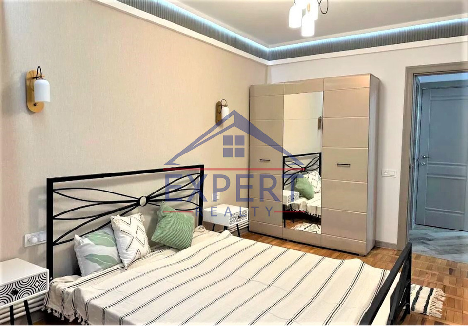 ԿԵՆՏՐՈՆ, ԽՈՐԵՆԱՑԻ ՓՈՂՈՑ, 3 ՍԵՆՅԱԿ