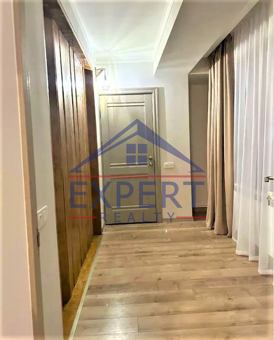 ԿԵՆՏՐՈՆ, ԽՈՐԵՆԱՑԻ ՓՈՂՈՑ, 3 ՍԵՆՅԱԿ