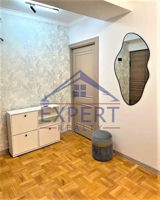 ԿԵՆՏՐՈՆ, ԽՈՐԵՆԱՑԻ ՓՈՂՈՑ, 3 ՍԵՆՅԱԿ