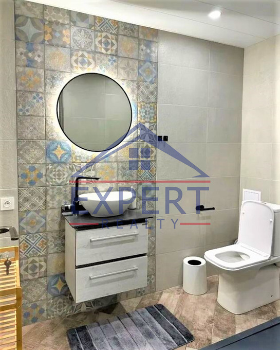 ԿԵՆՏՐՈՆ, ԽՈՐԵՆԱՑԻ ՓՈՂՈՑ, 3 ՍԵՆՅԱԿ