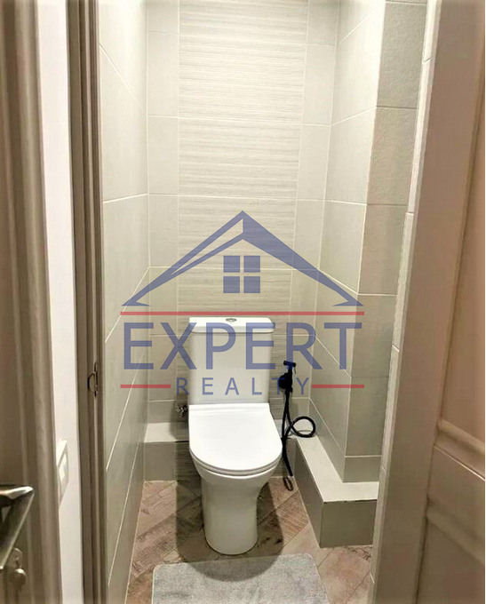 ԿԵՆՏՐՈՆ, ԽՈՐԵՆԱՑԻ ՓՈՂՈՑ, 3 ՍԵՆՅԱԿ