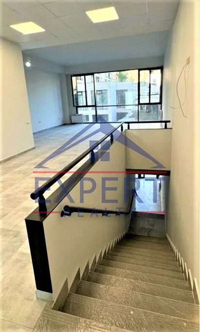 ԿԵՆՏՐՈՆ, ՆԱՐ ԴՈՍԻ ՓՈՂՈՑ