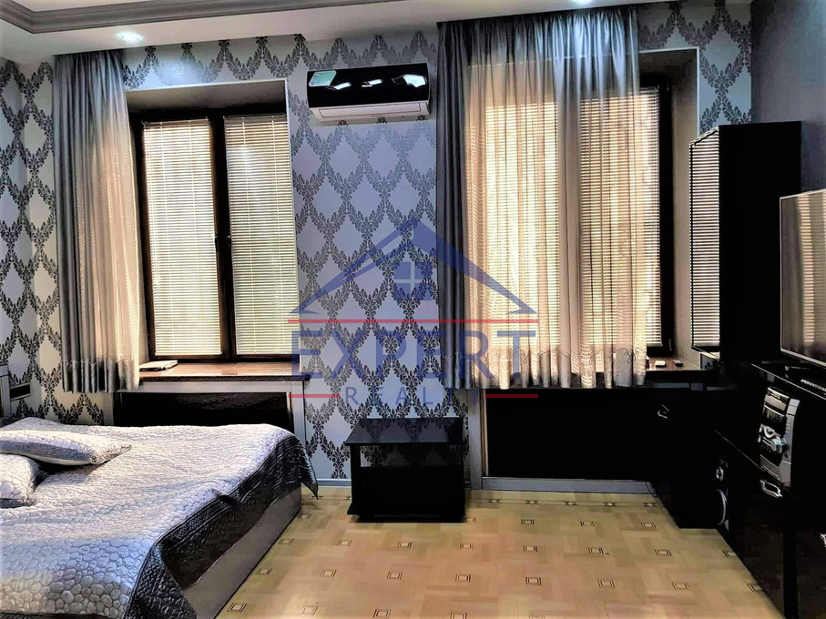 ԿԵՆՏՐՈՆ, ԱԲՈՎՅԱՆ ՓՈՂՈՑ, 5 ՍԵՆՅԱԿ