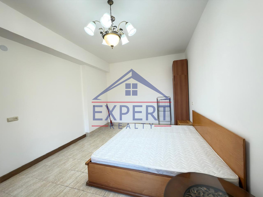 ԿԵՆՏՐՈՆ, ՏԵՐՅԱՆ ՓՈՂՈՑ, 2 ՍԵՆՅԱԿ