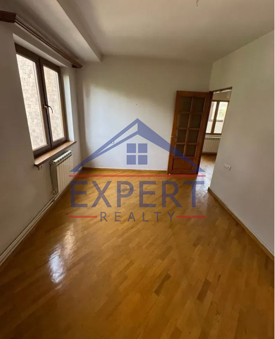 ԱՐԱԲԿԻՐ,ԿՈՄԻՏԱՍԻ ՊՈՂՈՏԱ, 3 ՍԵՆՅԱԿ