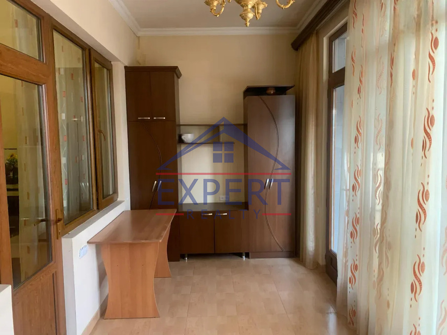 ԱՐԱԲԿԻՐ, ԱՅԳԵՁՈՐԻ ՓՈՂՈՑ, 3 ՍԵՆՅԱԿ