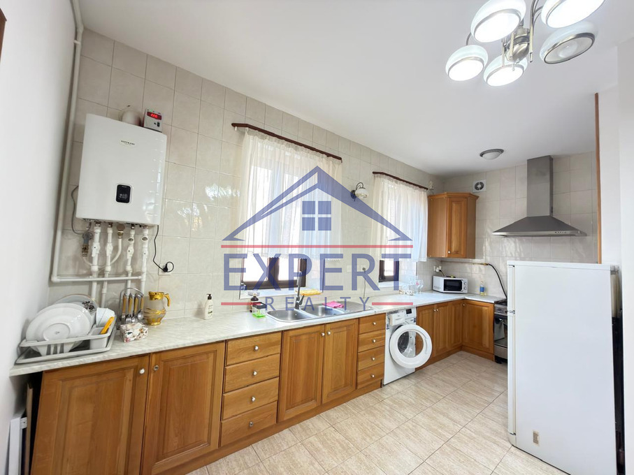 ԿԵՆՏՐՈՆ, ՏԵՐՅԱՆ ՓՈՂՈՑ, 2 ՍԵՆՅԱԿ