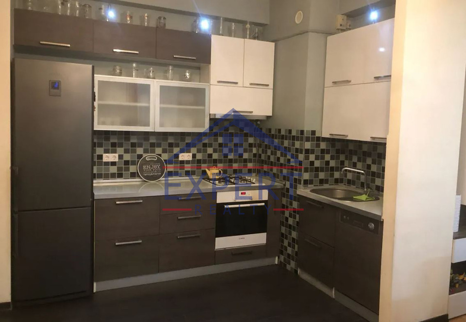 ԿԵՆՏՐՈՆ, ՄԱՐՇԱԼ ԲԱՂՐԱՄՅԱՆ   2 ՍԵՆՅԱԿ