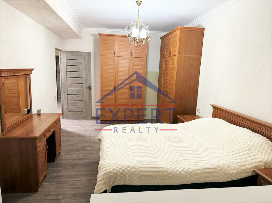 ԿԵՆՏՐՈՆ, ԴԵՐԵՆԻԿ ԴԵՄԻՐՃՅԱՆ, 2 ՍԵՆՅԱԿ