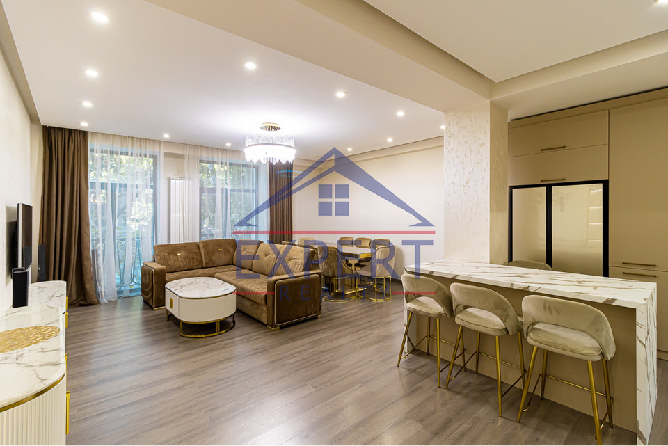 ԿԵՆՏՐՈՆ, ՏԻԳՐԱՆ ՄԵԾԻ ՊՈՂՈՏԱ, 3 ՍԵՆՅԱԿ