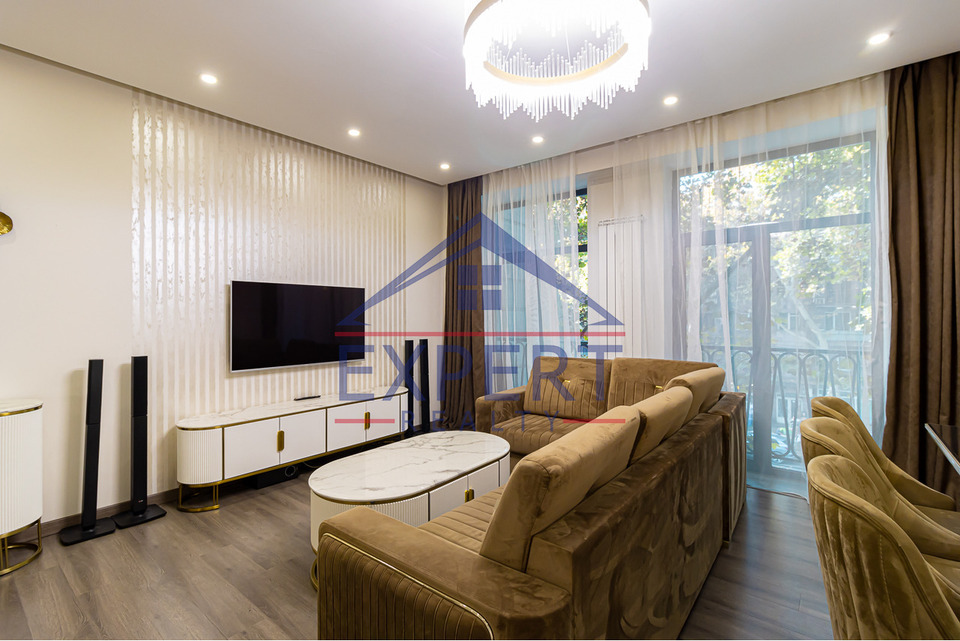 ԿԵՆՏՐՈՆ, ՏԻԳՐԱՆ ՄԵԾԻ ՊՈՂՈՏԱ, 3 ՍԵՆՅԱԿ