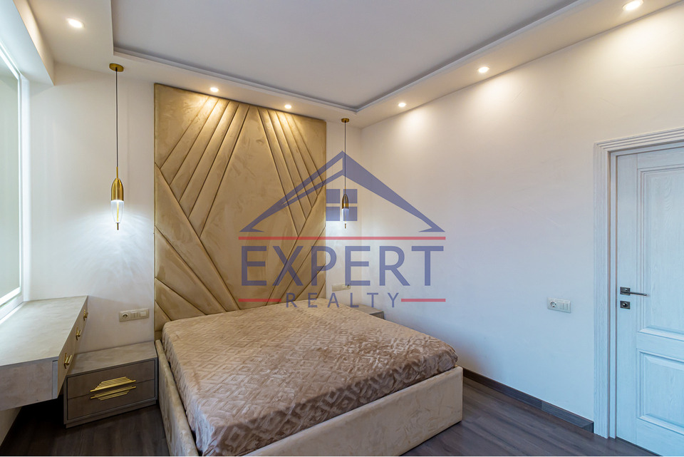 ԿԵՆՏՐՈՆ, ՏԻԳՐԱՆ ՄԵԾԻ ՊՈՂՈՏԱ, 3 ՍԵՆՅԱԿ