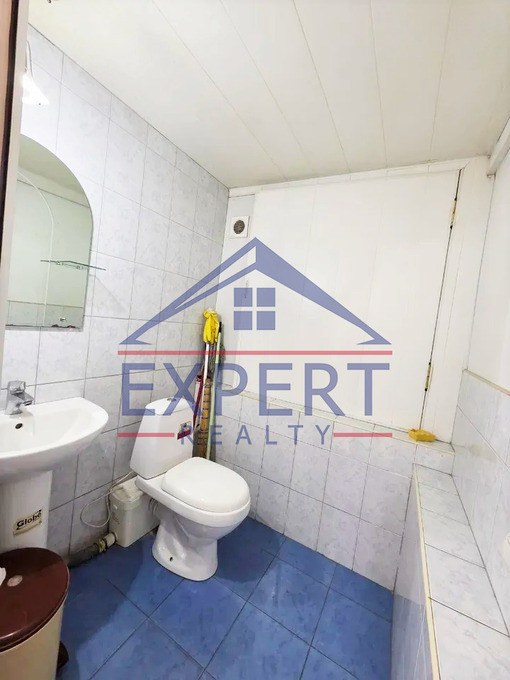 ԿԵՆՏՐՈՆ, ԶԱՔՅԱՆ ՓՈՂՈՑ, 42 ՔՄ