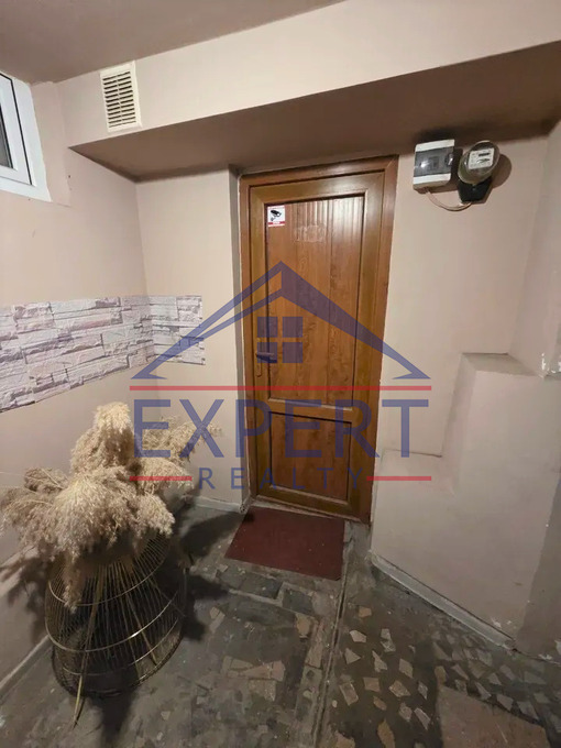 ԿԵՆՏՐՈՆ, ԶԱՔՅԱՆ ՓՈՂՈՑ, 42 ՔՄ