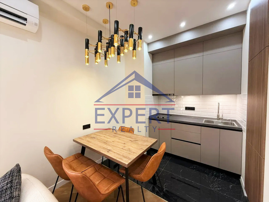 ԿԵՆՏՐՈՆ, ԱՂԱՅԱՆ ՓՈՂՈՑ, 3 ՍԵՆՅԱԿ