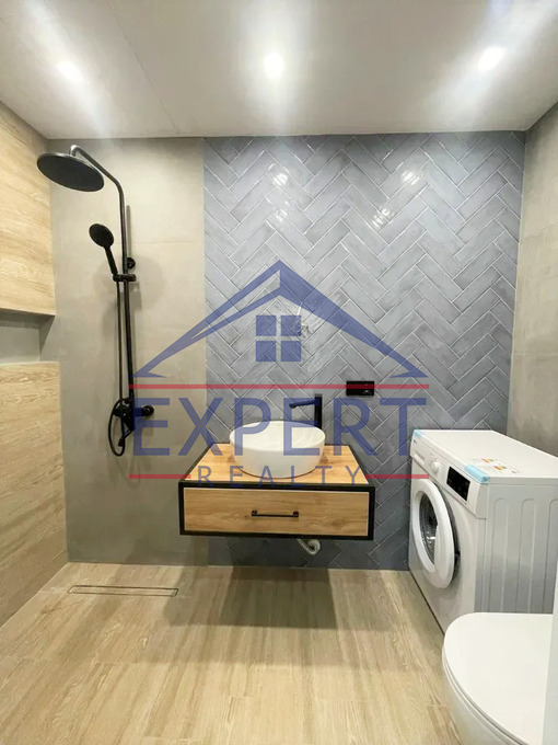 ԿԵՆՏՐՈՆ, ԱՂԱՅԱՆ ՓՈՂՈՑ, 3 ՍԵՆՅԱԿ