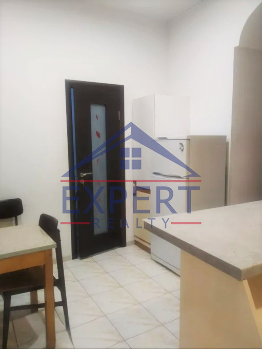 ԿԵՆՏՐՈՆ, ԶԱՔՅԱՆ ՓՈՂՈՑ, 4 ՍԵՆՅԱԿ