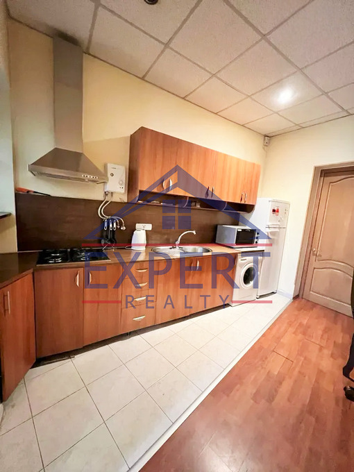 ԿԵՆՏՐՈՆ, ԱԲՈՎՅԱՆ ՓՈՂՈՑ, 4 ՍԵՆՅԱԿ