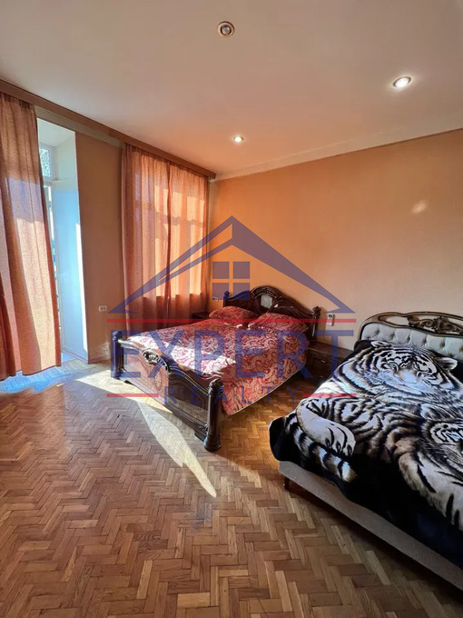 ԿԵՆՏՐՈՆ, ԱԲՈՎՅԱՆ ՓՈՂՈՑ, 4 ՍԵՆՅԱԿ