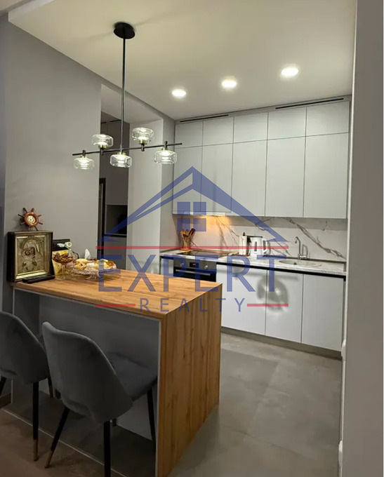 ԿԵՆՏՐՈՆ, ՏԵՐՅԱՆ ՓՈՂՈՑ, 2 ՍԵՆՅԱԿ