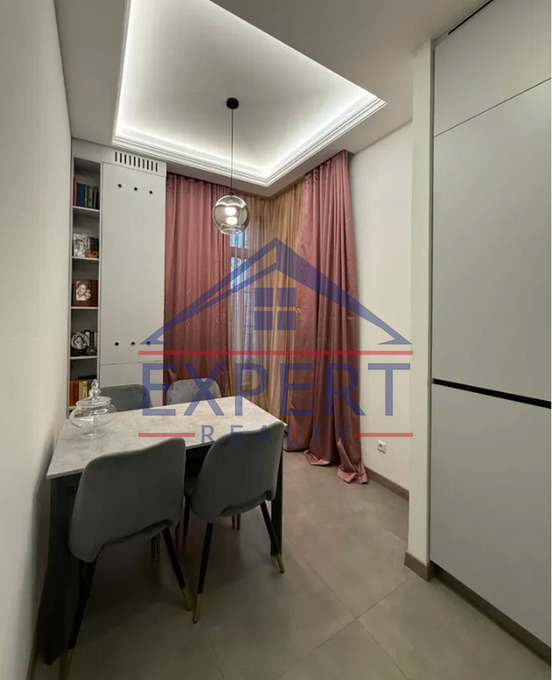 ԿԵՆՏՐՈՆ, ՏԵՐՅԱՆ ՓՈՂՈՑ, 2 ՍԵՆՅԱԿ