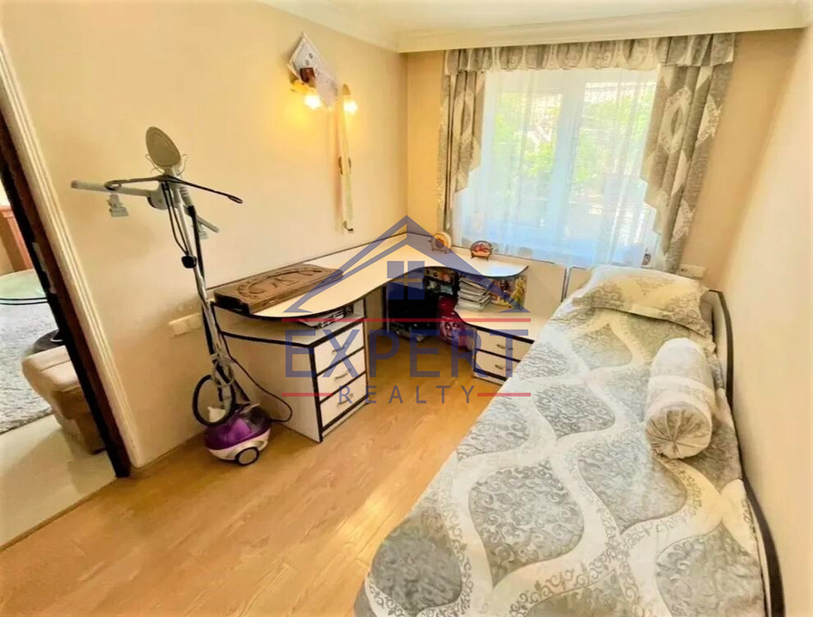 ԿԵՆՏՐՈՆ, ԱՐՇԱԿՈՒՆՅԱՆՑ ՊՈՂՈՏԱ, 4 ՍԵՆՅԱԿ