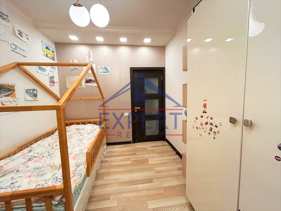 ՆՈՐ ՆՈՐՔ, ԴԱՎԻԹ ՄԱԼՅԱՆ ՓՈՂՈՑ, 4 ՍԵՆՅԱԿ