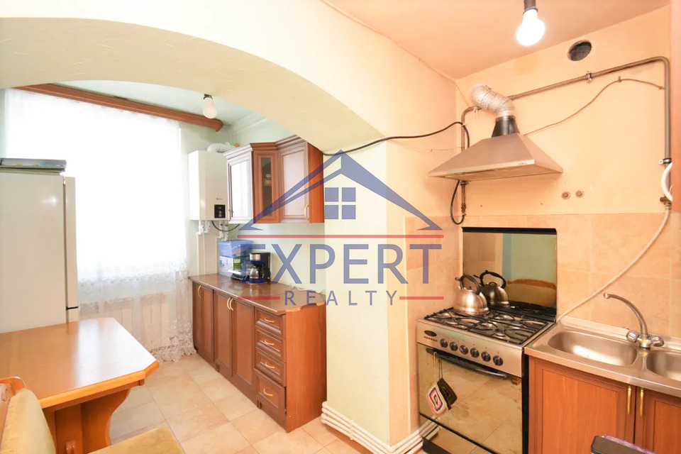 ԷՐԵԲՈՒՆԻ, ՌՈՍՏՈՎՅԱՆ ՓՈՂՈՑ, 2 ՍԵՆՅԱԿ