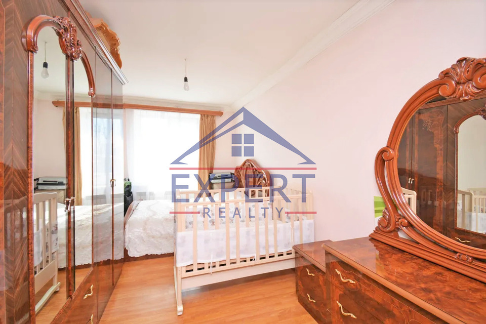 ԷՐԵԲՈՒՆԻ, ՌՈՍՏՈՎՅԱՆ ՓՈՂՈՑ, 2 ՍԵՆՅԱԿ