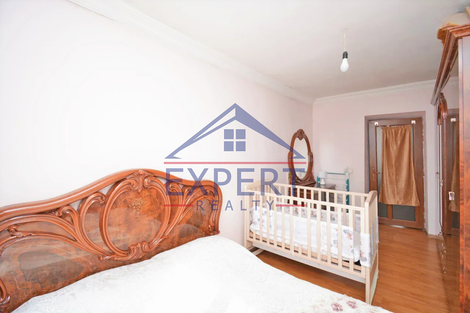 ԷՐԵԲՈՒՆԻ, ՌՈՍՏՈՎՅԱՆ ՓՈՂՈՑ, 2 ՍԵՆՅԱԿ