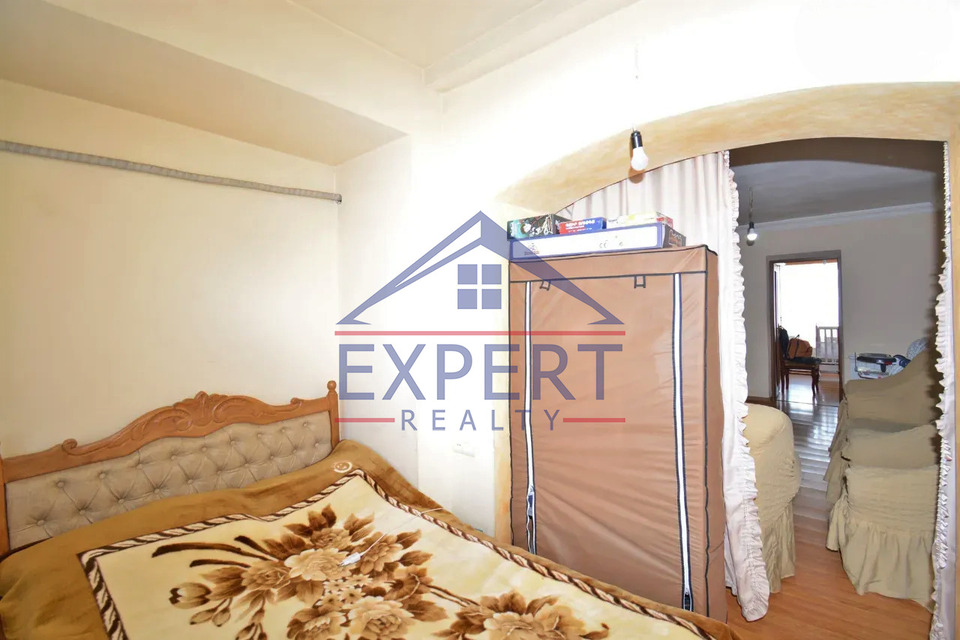 ԷՐԵԲՈՒՆԻ, ՌՈՍՏՈՎՅԱՆ ՓՈՂՈՑ, 2 ՍԵՆՅԱԿ