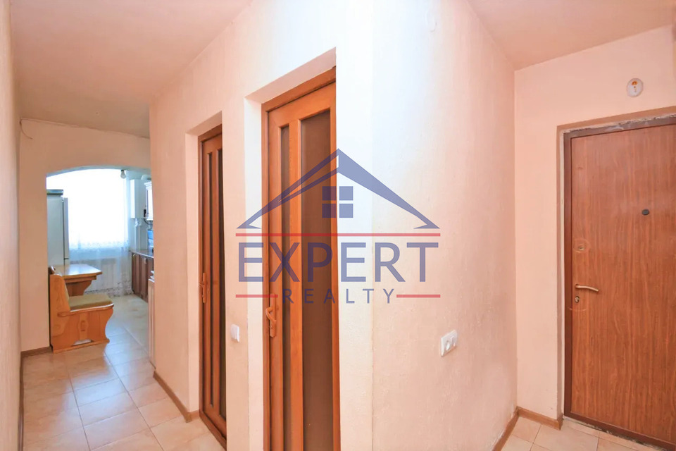 ԷՐԵԲՈՒՆԻ, ՌՈՍՏՈՎՅԱՆ ՓՈՂՈՑ, 2 ՍԵՆՅԱԿ