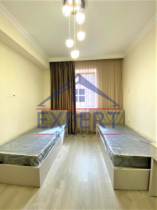 ԴԱՎԹԱՇԵՆ, ՄԻԿՈՅԱՆ ՓՈՂՈՑ, 3 ՍԵՆՅԱԿ