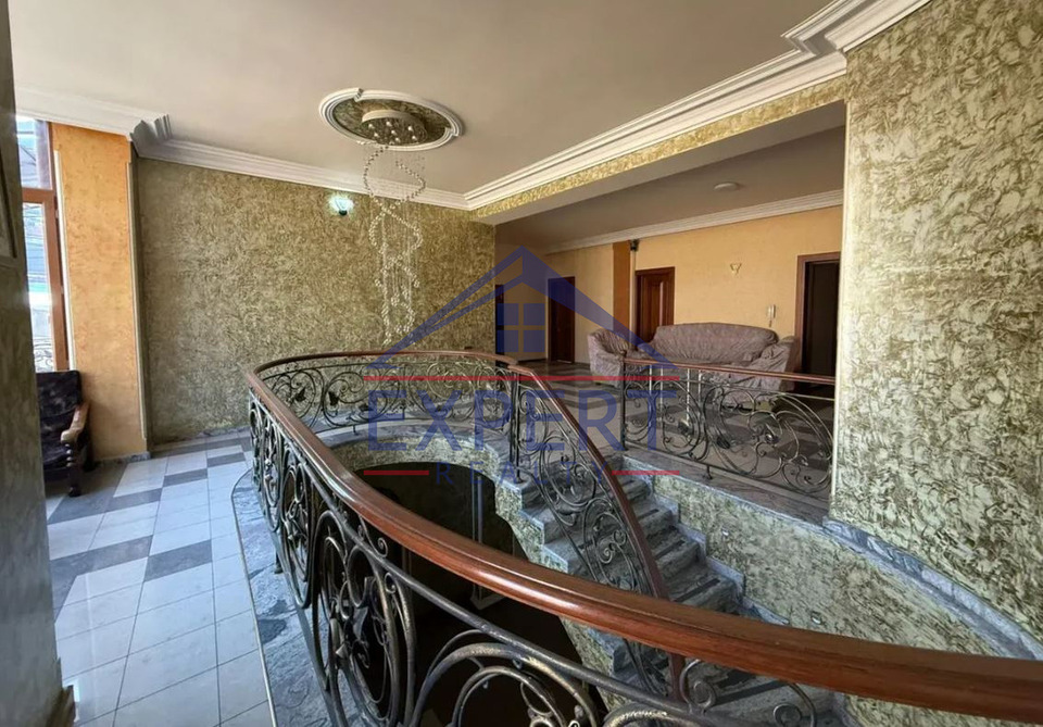 ԿԵՆՏՐՈՆ, ՔԱՋԱԶՆՈՒՆՈՒ ՓՈՂՈՑ, 700ՔՄ