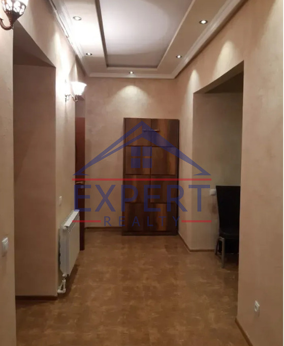 ԿԵՆՏՐՈՆ, ՏՊԱԳՐԻՉՆԵՐԻ ՓՈՂՈՑ, 2 ՍԵՆՅԱԿ