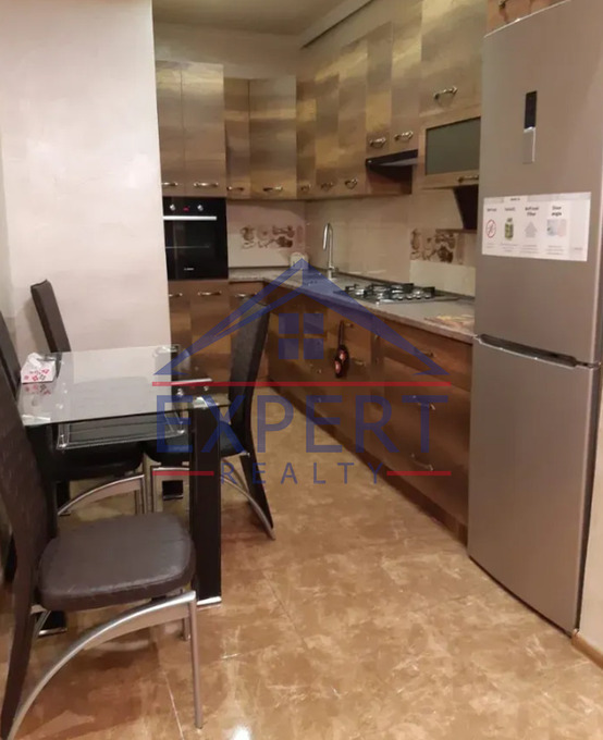 ԿԵՆՏՐՈՆ, ՏՊԱԳՐԻՉՆԵՐԻ ՓՈՂՈՑ, 2 ՍԵՆՅԱԿ