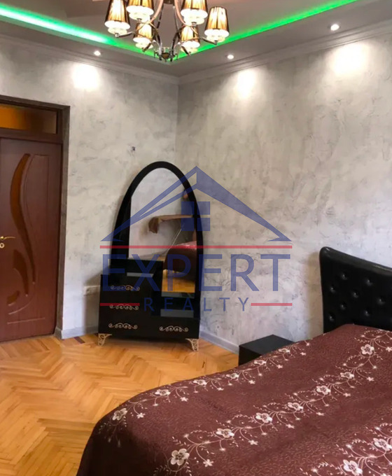 ԿԵՆՏՐՈՆ, ՏՊԱԳՐԻՉՆԵՐԻ ՓՈՂՈՑ, 2 ՍԵՆՅԱԿ