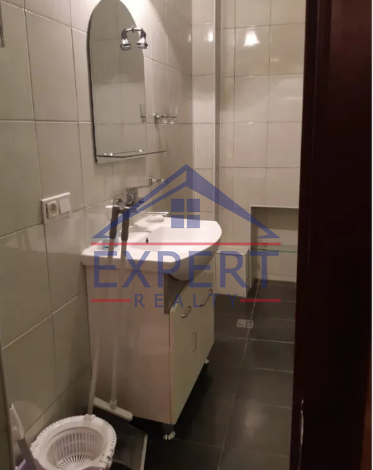 ԿԵՆՏՐՈՆ, ՏՊԱԳՐԻՉՆԵՐԻ ՓՈՂՈՑ, 2 ՍԵՆՅԱԿ