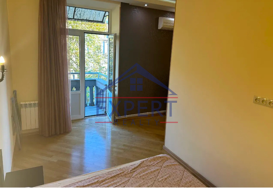 ԿԵՆՏՐՈՆ, ՄԱՇՏՈՑԻ ՊՈՂՈՏԱ, 2 ՍԵՆՅԱԿ