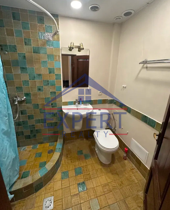 ԿԵՆՏՐՈՆ, ՄԱՇՏՈՑԻ ՊՈՂՈՏԱ, 2 ՍԵՆՅԱԿ