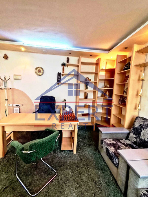 ԿԵՆՏՐՈՆ, ՄԱՇՏՈՑԻ ՊՈՂՈՏԱ, 1 ՍԵՆՅԱԿ