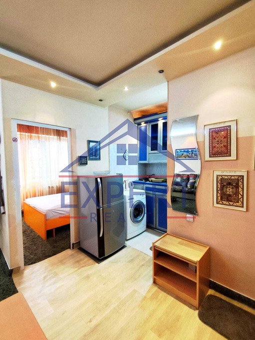 ԿԵՆՏՐՈՆ, ՄԱՇՏՈՑԻ ՊՈՂՈՏԱ, 1 ՍԵՆՅԱԿ