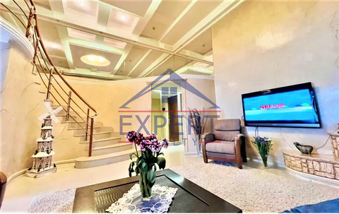 ԿԵՆՏՐՈՆ, ԱՐՇԱԿՈՒՆՅԱՆՑ ՊՈՂՈՏԱ, 4 ՍԵՆՅԱԿ