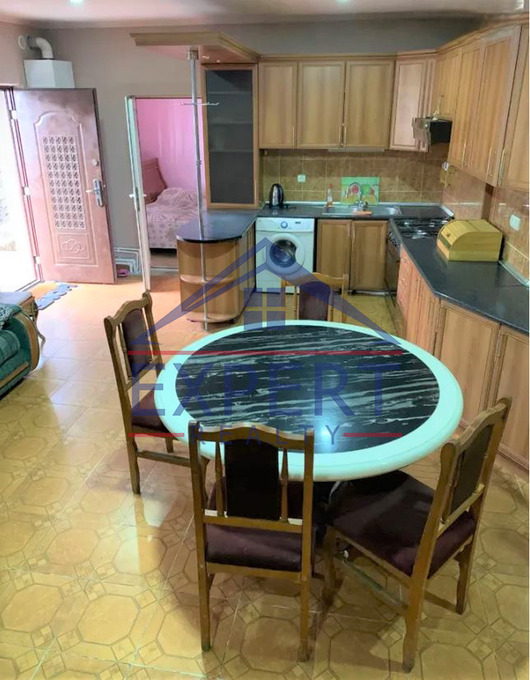 ԿԵՆՏՐՈՆ, ԲԱՐՁՐԱԲԵՐԴԻ ՓՈՂՈՑ, 5 ՍԵՆՅԱԿ