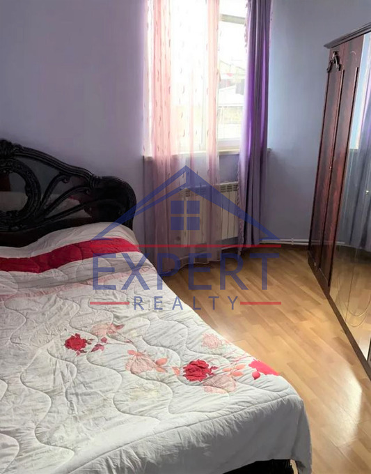 ԿԵՆՏՐՈՆ, ԲԱՐՁՐԱԲԵՐԴԻ ՓՈՂՈՑ, 5 ՍԵՆՅԱԿ