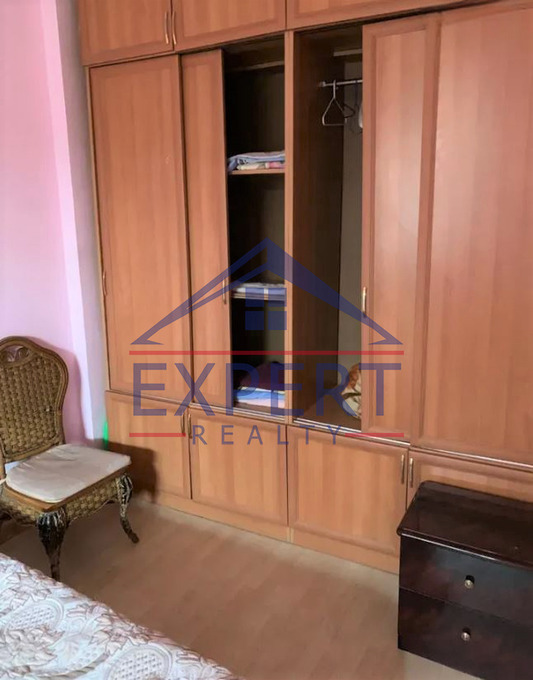 ԿԵՆՏՐՈՆ, ԲԱՐՁՐԱԲԵՐԴԻ ՓՈՂՈՑ, 5 ՍԵՆՅԱԿ