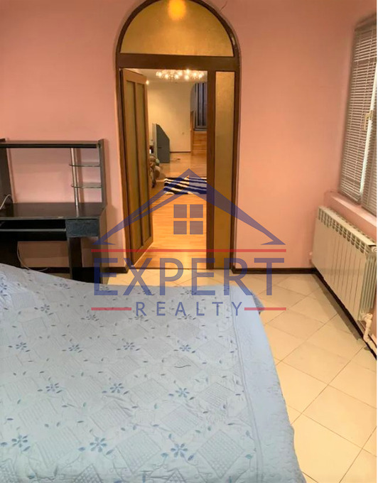 ԿԵՆՏՐՈՆ, ԲԱՐՁՐԱԲԵՐԴԻ ՓՈՂՈՑ, 5 ՍԵՆՅԱԿ