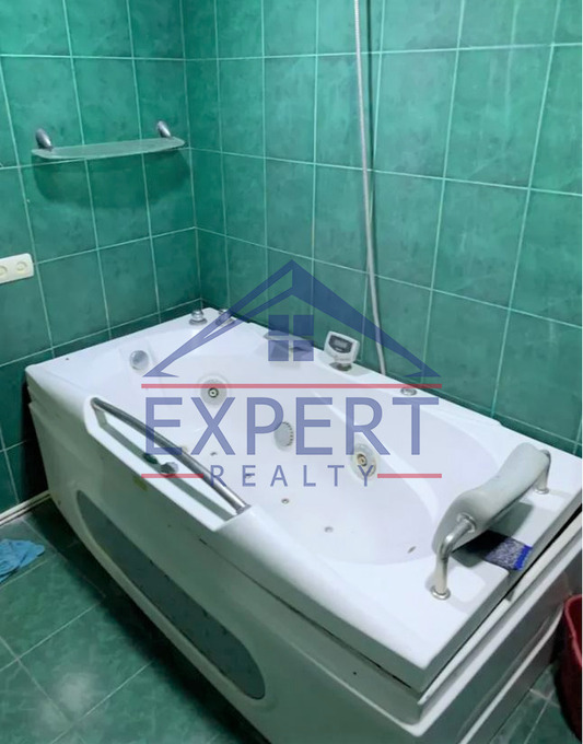 ԿԵՆՏՐՈՆ, ԲԱՐՁՐԱԲԵՐԴԻ ՓՈՂՈՑ, 5 ՍԵՆՅԱԿ