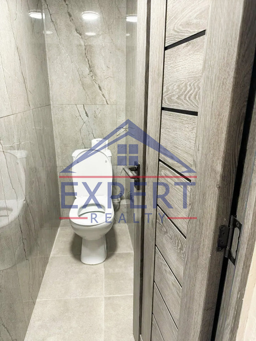 ԿԵՆՏՐՈՆ, ԴԵՐԵՆԻԿ ԴԵՄԻՐՃՅԱՆ, 2 ՍԵՆՅԱԿ