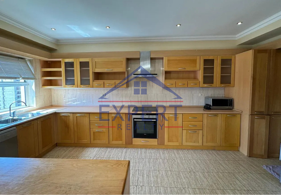 ԿԵՆՏՐՈՆ, ԿՈՂԲԱՑՈՒ ՓՈՂՈՑ, 4 ՍԵՆՅԱԿ